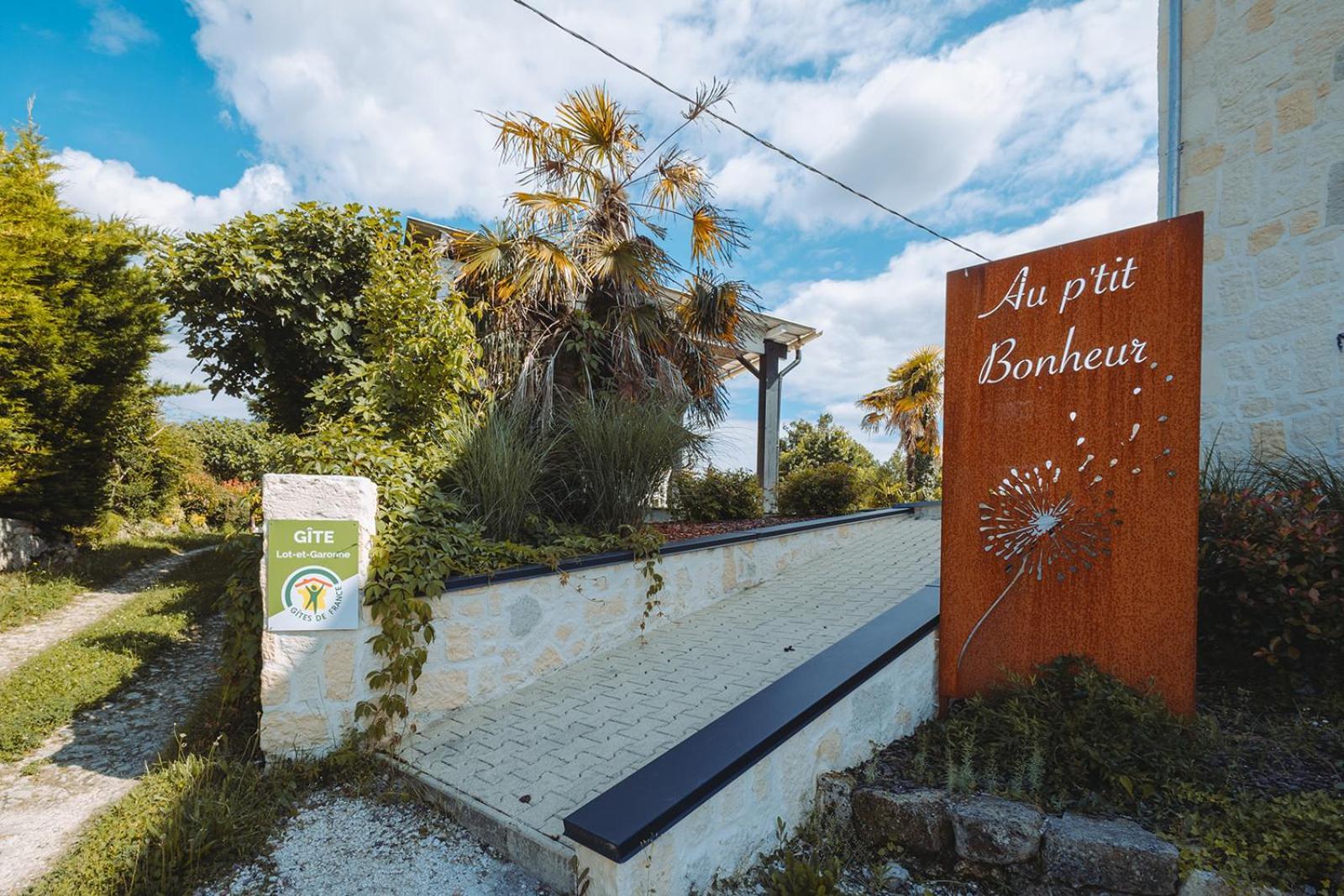 Villa Au Petit Bonheur Avec Clim - Hameau Au Calme - Piscine Chauffee - Petanque Moncrabeau ภายนอก รูปภาพ